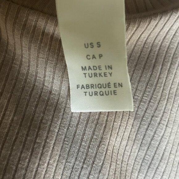 H&M Cream Beige Super Soft Ribbed High-Neck Fitted Turtleneck Sweater Size S - Picture 8 of 12